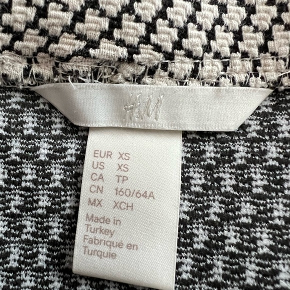 Mini skirt - Picture 3 of 3